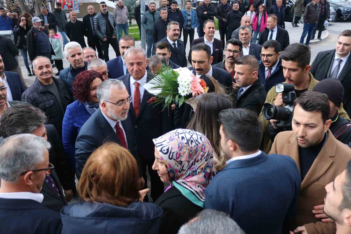 Bakan Işıkhan’dan emeklilere indirim müjdesi