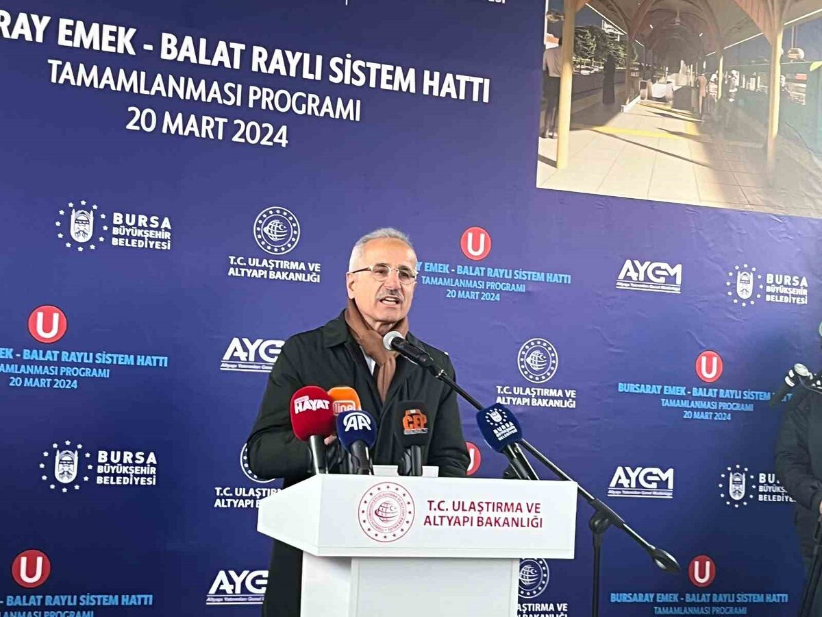 Bakan Uraloğlu: TÜRKİYE’DE KENT İÇİ RAYLI SİSTEM 433 KİLOMETREYE ULAŞTI