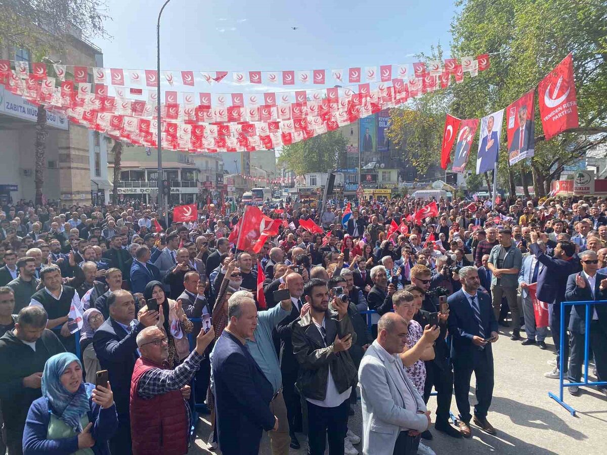 Antalya’da partisinin mitinde konuşan