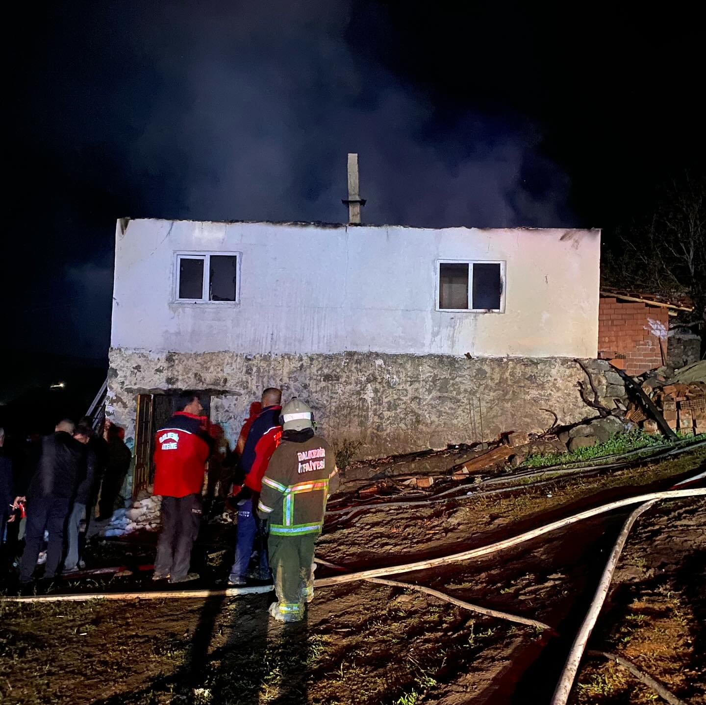 Büyükşehir Belediyesi itfaiye ekipleri,