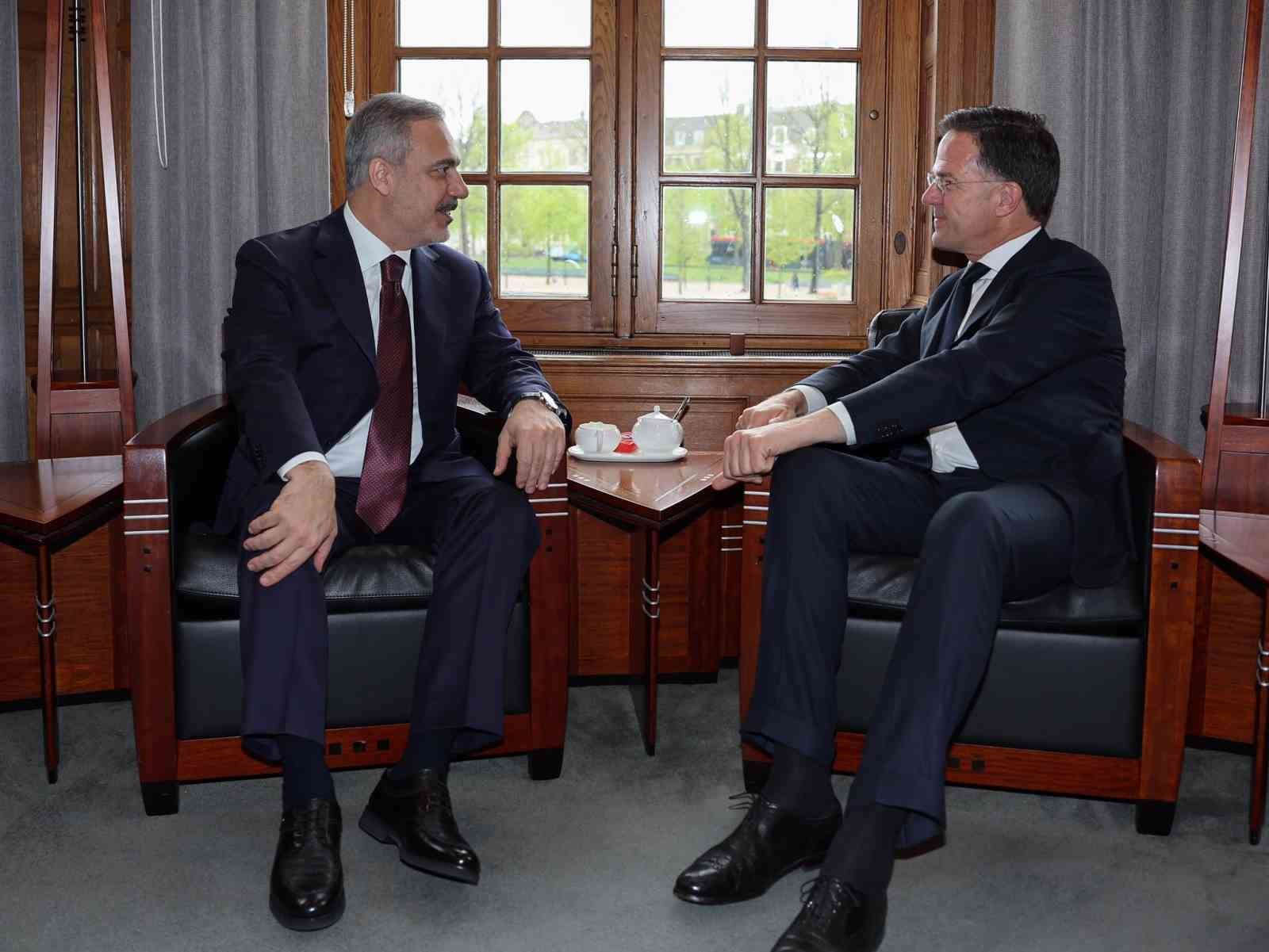 Bakan Fidan, Hollanda Başbakanı Rutte ile görüştü