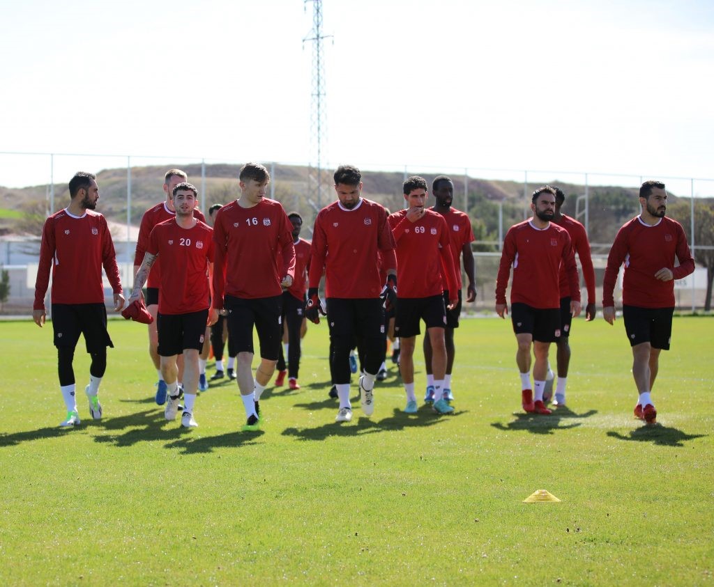 Sivasspor’da Fenerbahçe hazırlıkları başladı