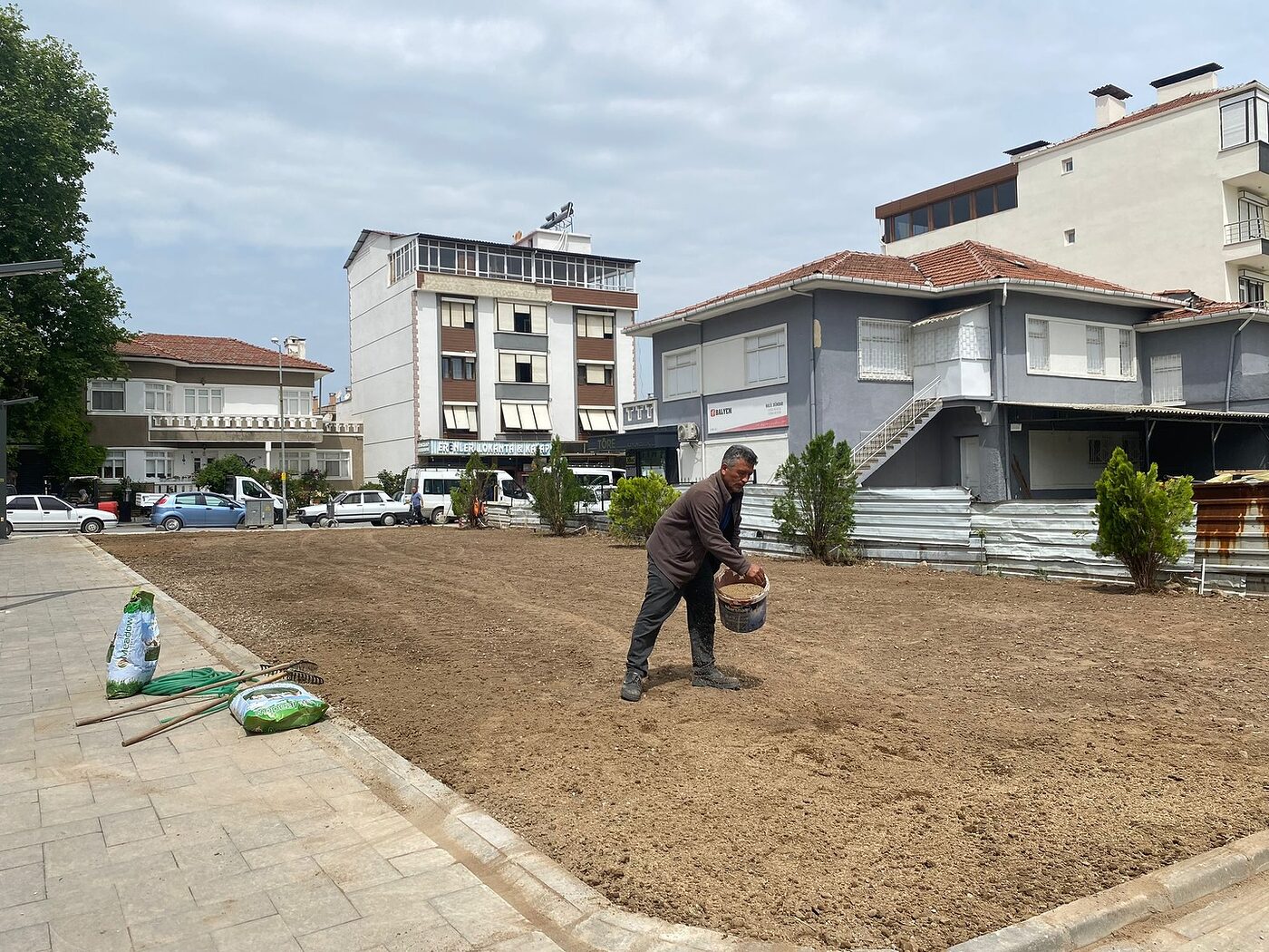 Sındırgı Belediyesi ekipleri, daha