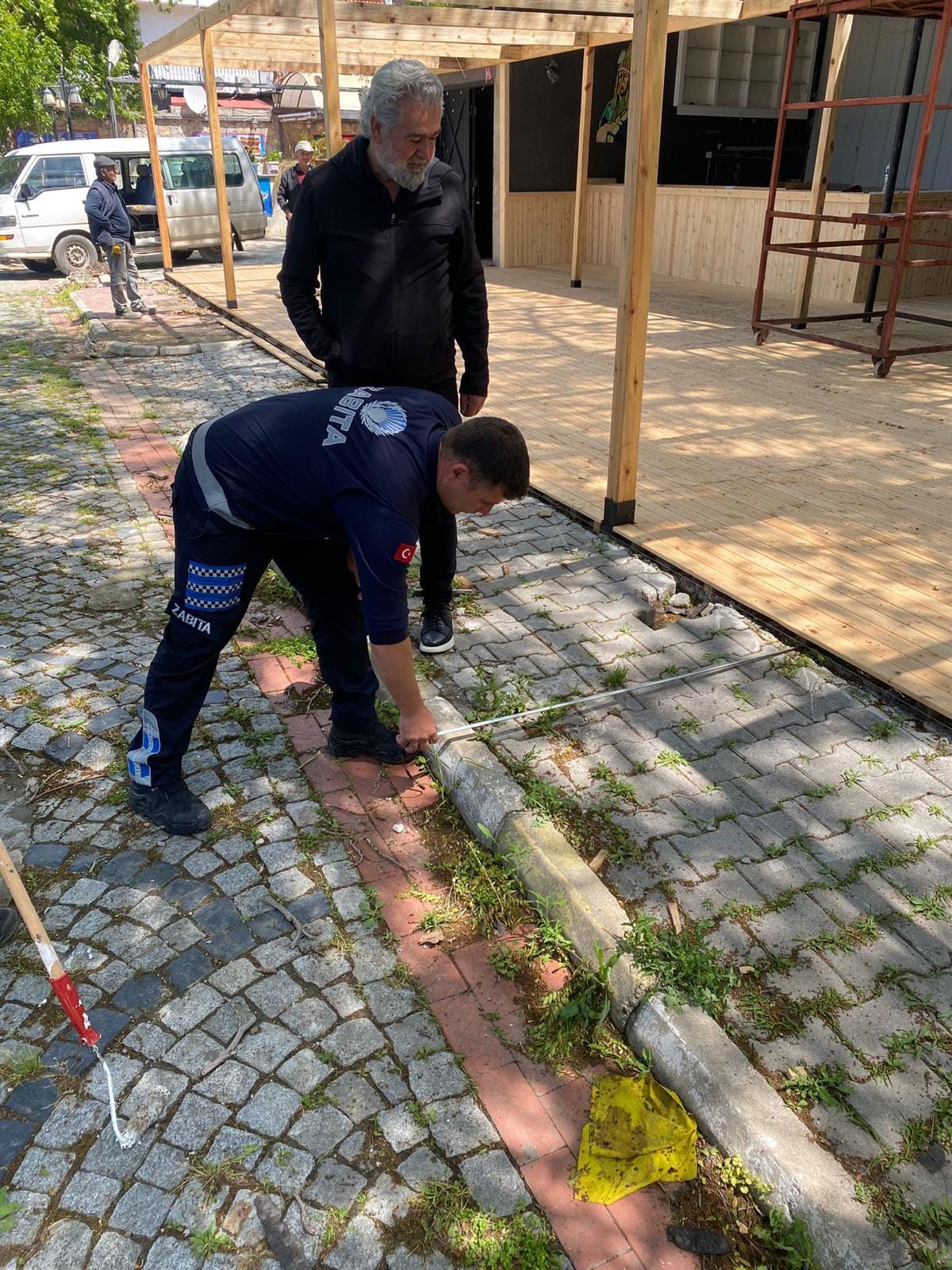 Erdek Belediyesi zabıta ekipleri,