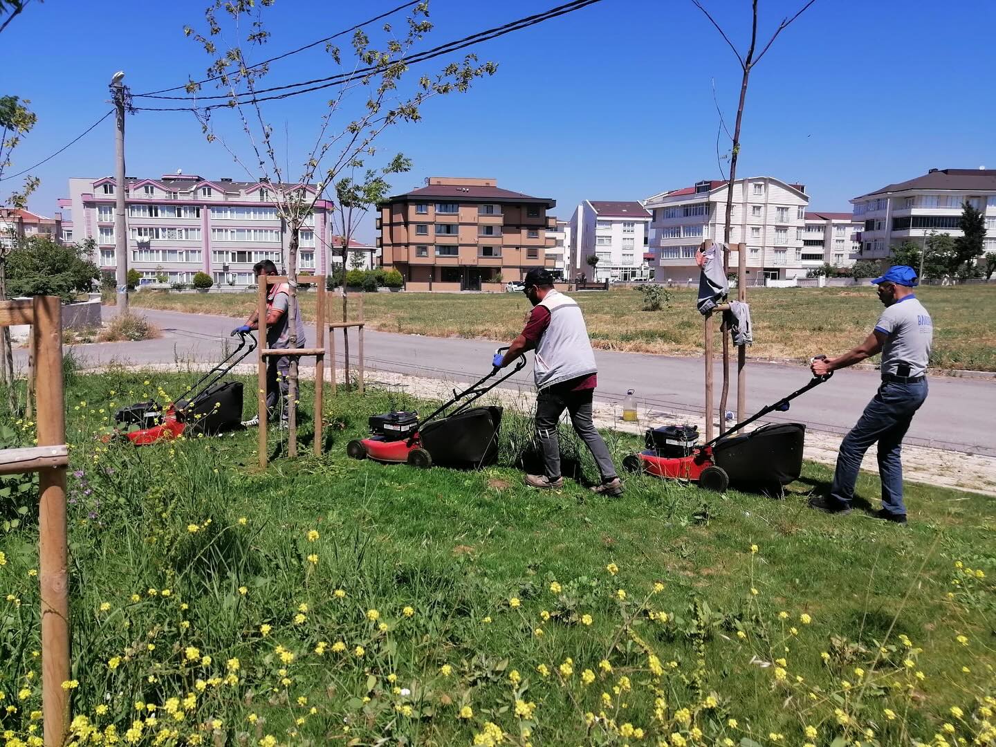 Bandırma'da belediye ekipleri ilçedeki