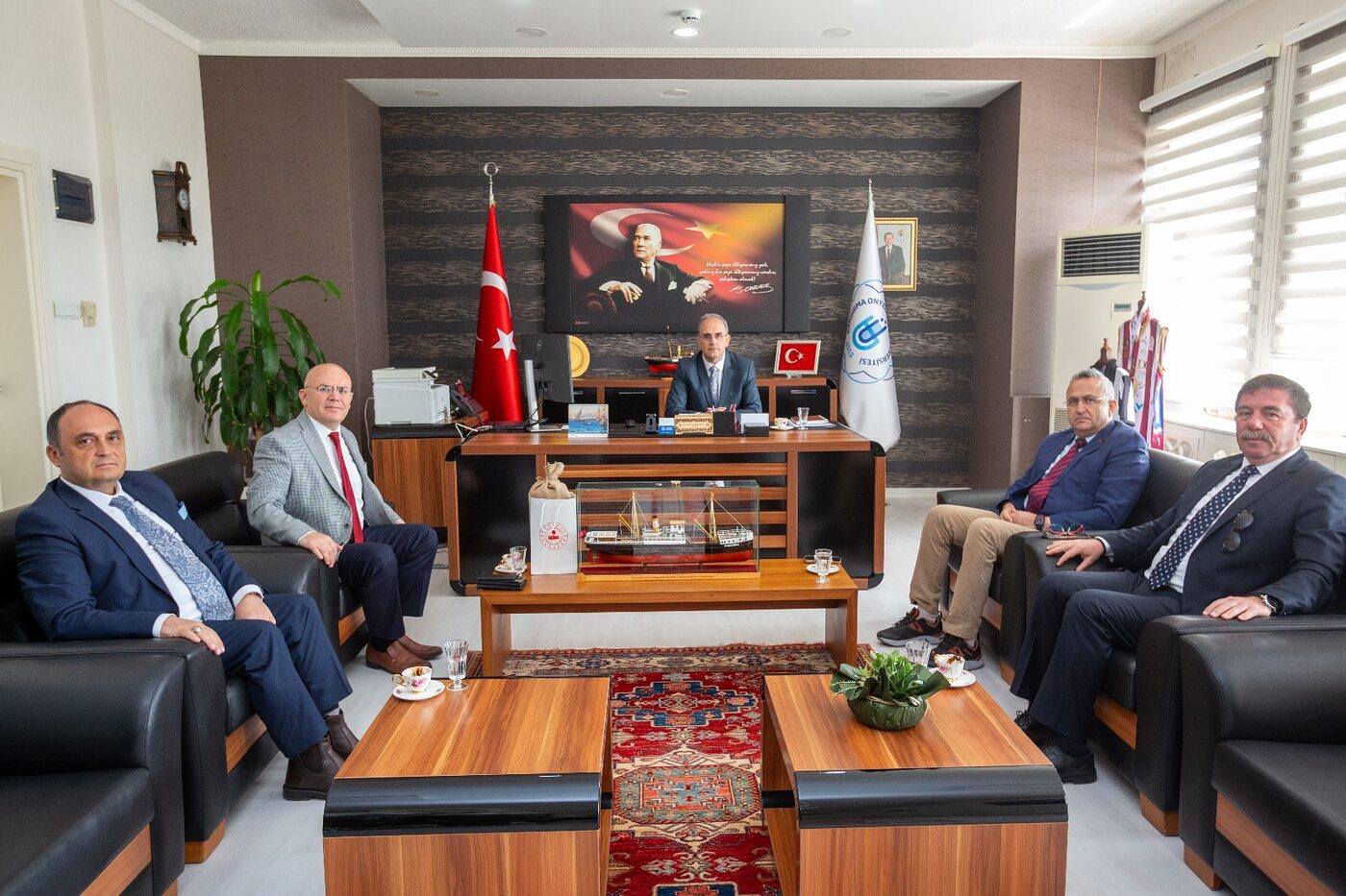 Susurluk Yerel Yöneticilerinden Nezaket Ziyareti Susurluk Kaymakamı Muammer Köken, Susurluk Belediye Başkanı Hakan Yıldırım Semizel,