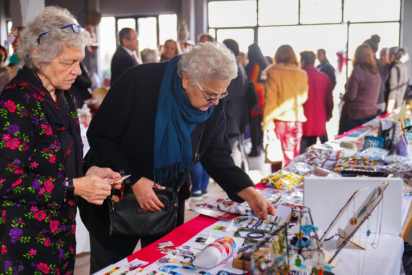 Ayvalık Belediyesi Mahalleevleri’ndeki kadınlar