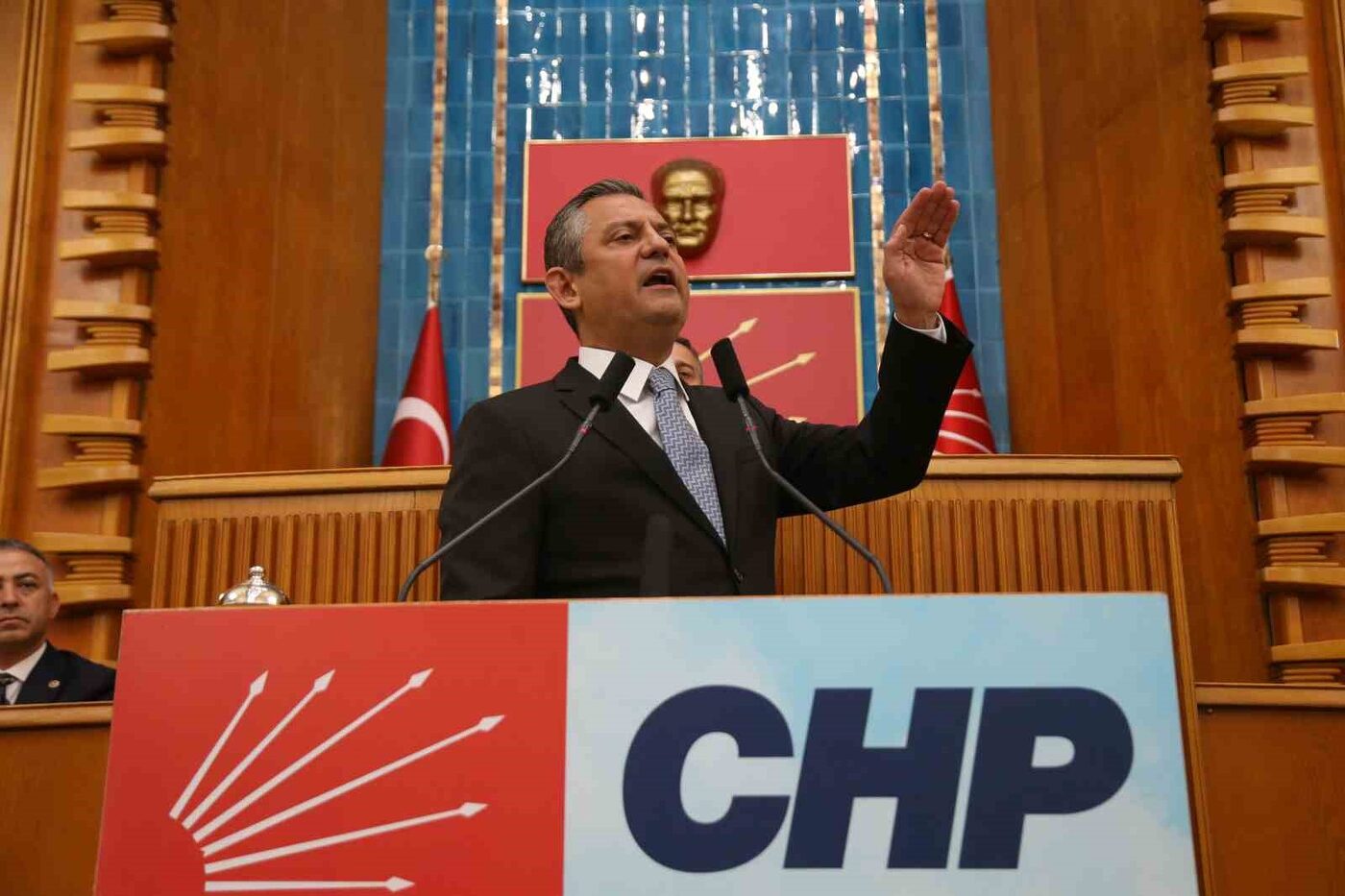 CHP Lideri Özel: Milletin vekilleri tasarrufun dışında