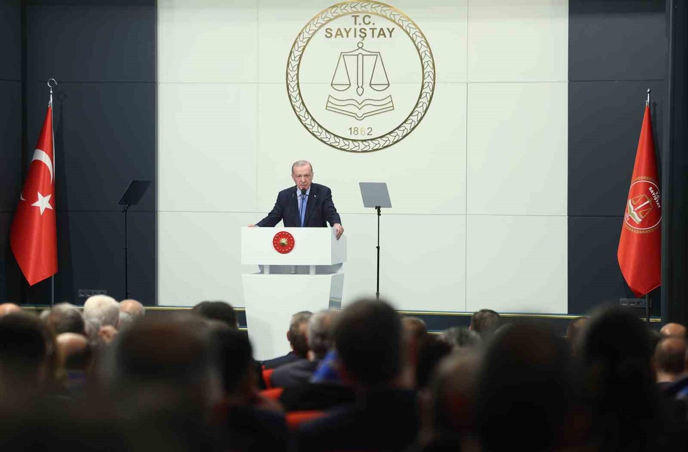 Cumhurbaşkanı Erdoğan: ”Hiçbir kurum savurganlık içinde olamaz”