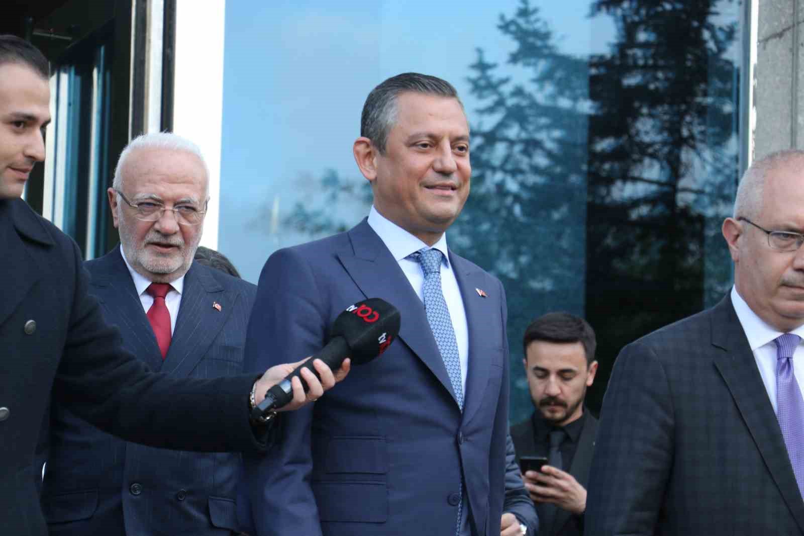 Cumhurbaşkanı Erdoğan’ın CHP Genel Başkanı Özel’i kabulü sona erdi