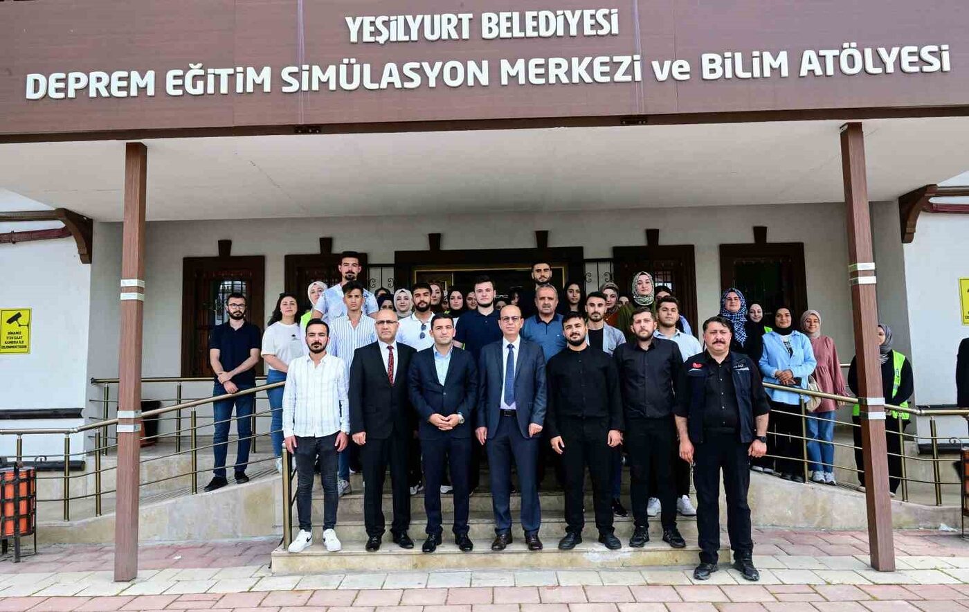 Yeşilyurt Belediye Başkanı Prof.