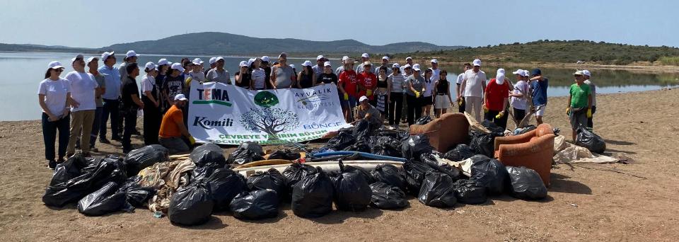 Balıkesir’in Ayvalık ilçesinde gönüllüler