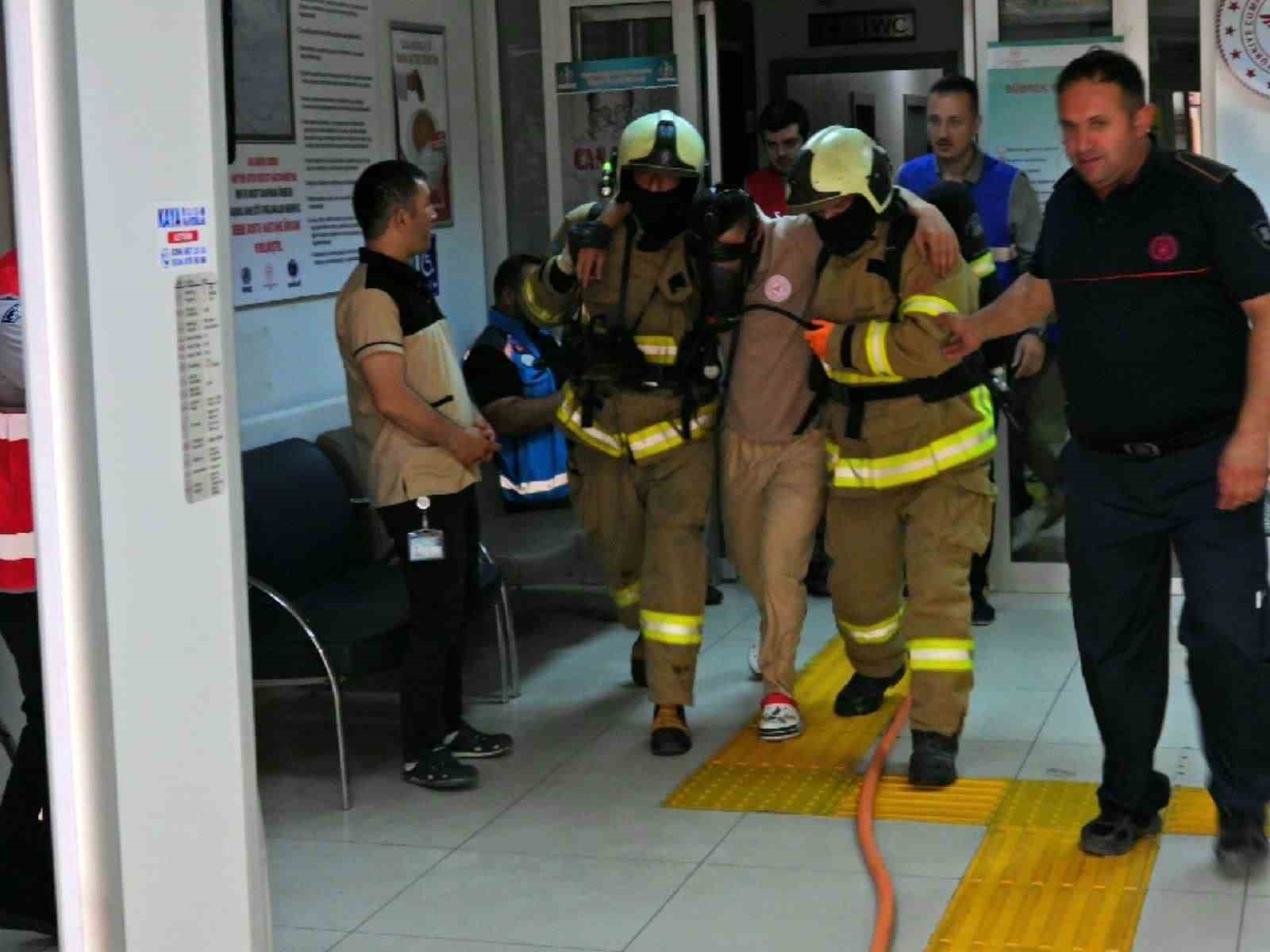 Erdek Neyyire Sıtkı Devlet Hastanesi’nde gerçeği aratmayan tatbikat