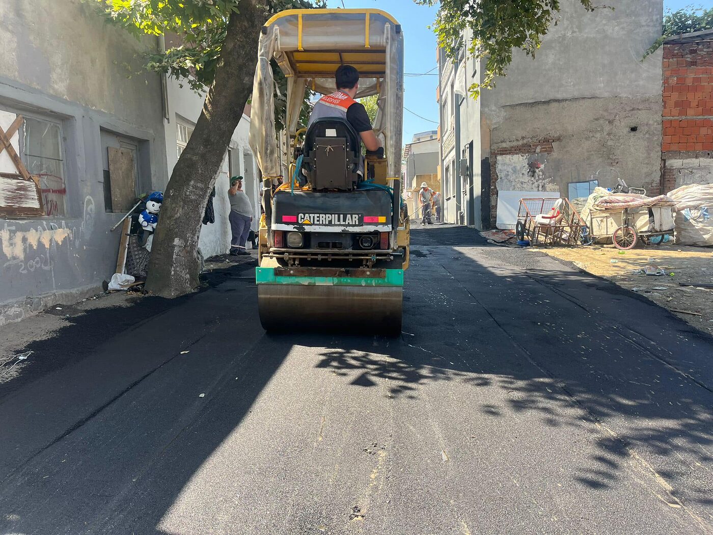 Bandırma Belediyesi ekipleri, ilçede