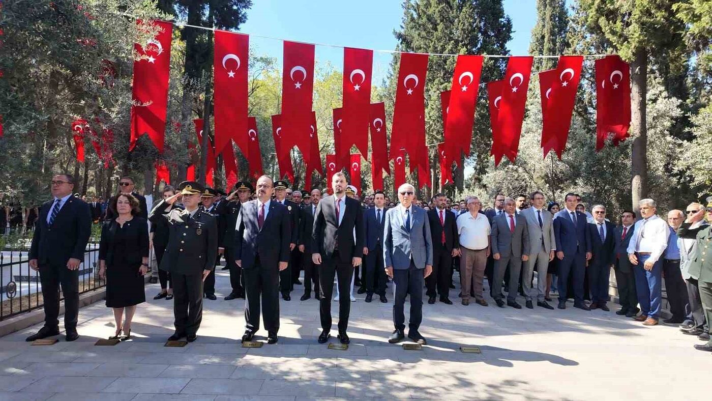 15 Temmuz programlarında AK Partili vekillerin yeri boş kaldı