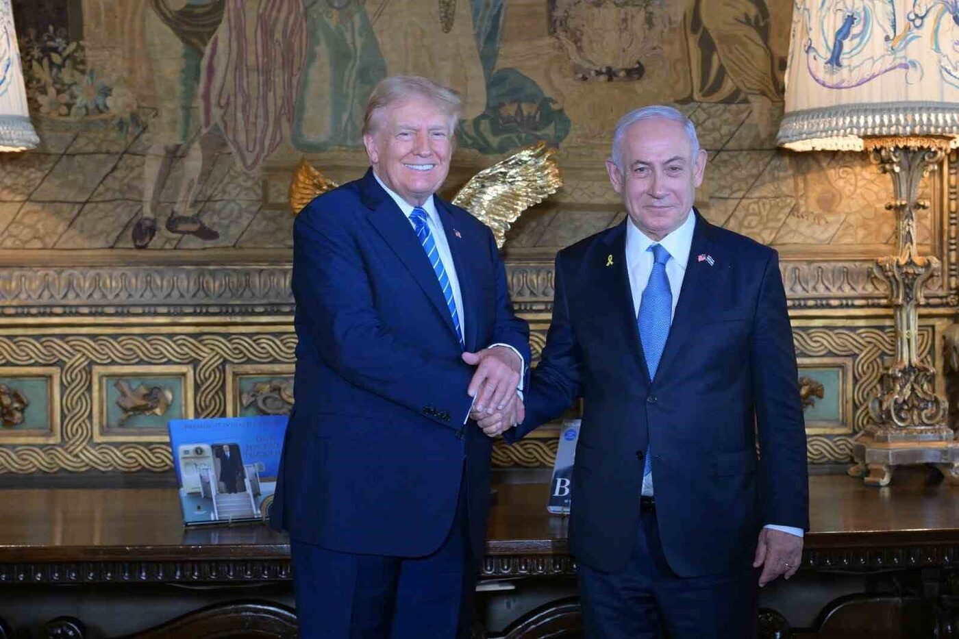 ABD’nin eski Başkanı Donald Trump, İsrail Başbakanı Binyamin Netanyahu ile