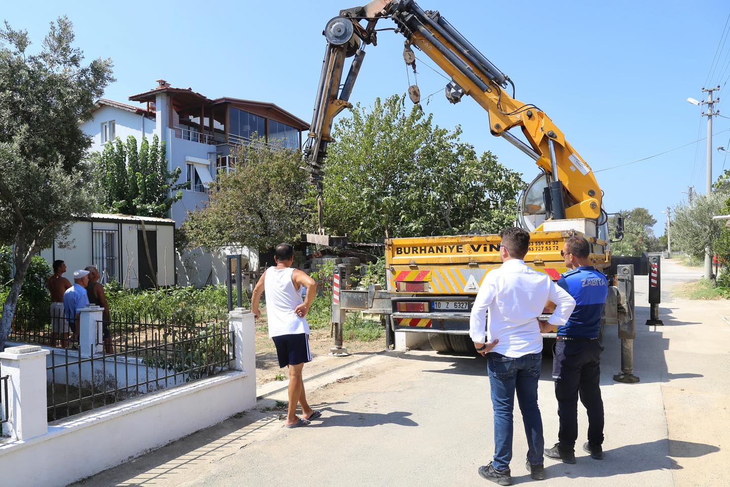 Burhaniye Belediyesi kaçak yapıların