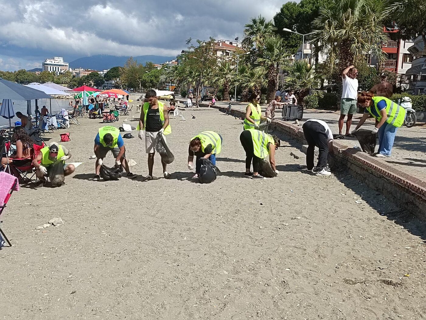 Erdek'in Kurbağalı Sahili'nde belediye