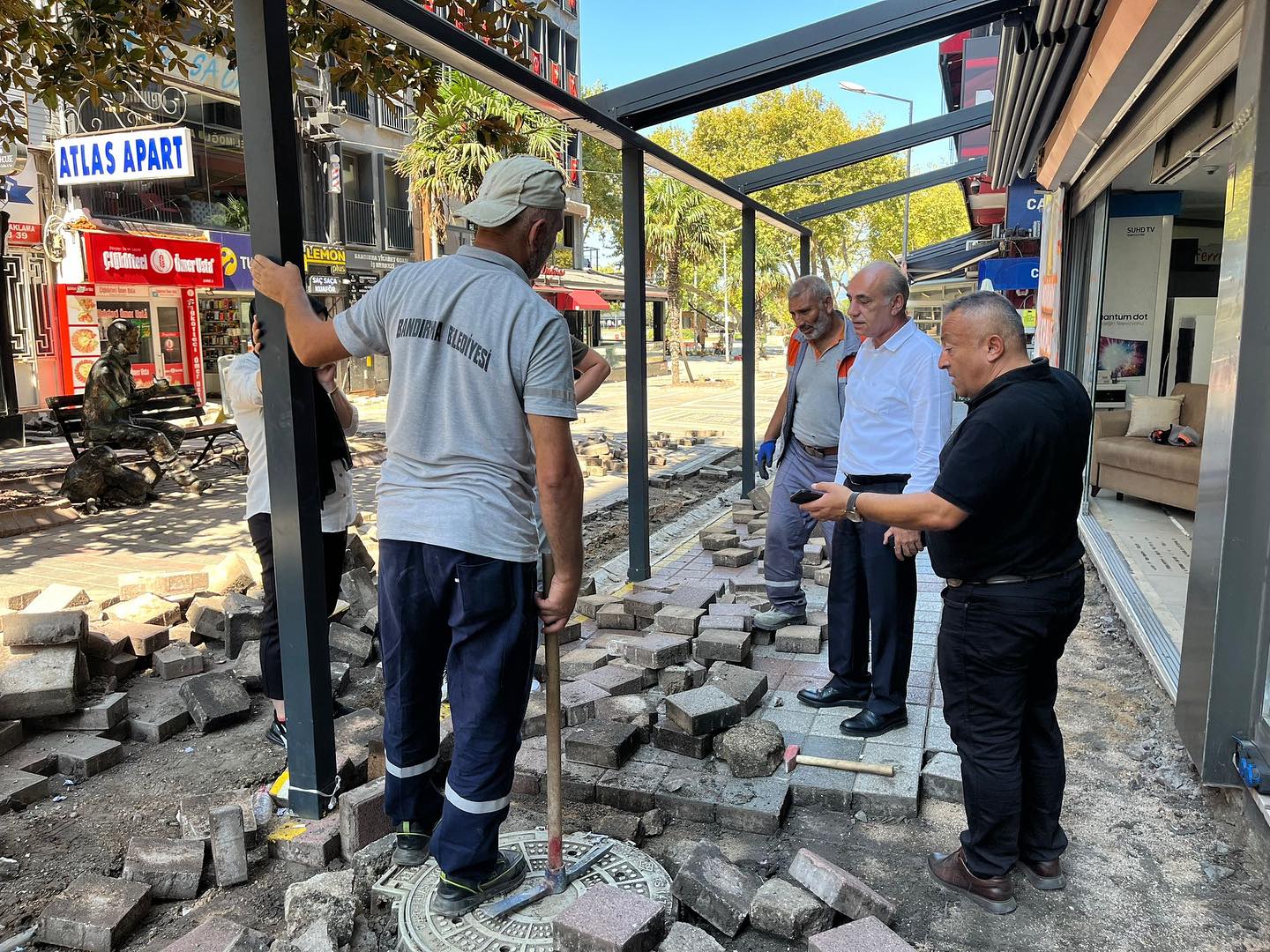 Bandırma Belediyesi ekipleri, Sevgi