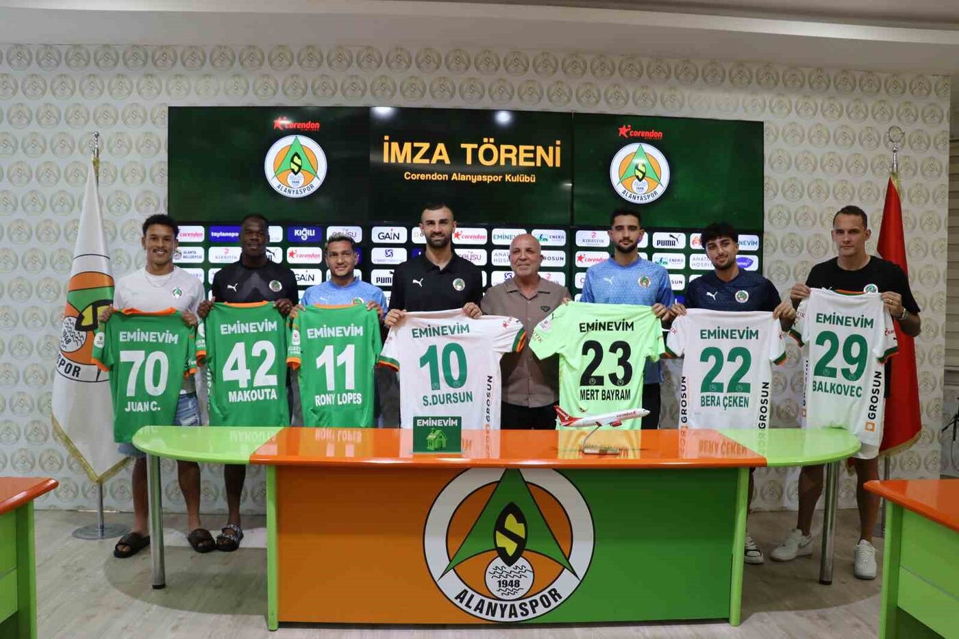 Corendon Alanyaspor, sözleşme yenilediği