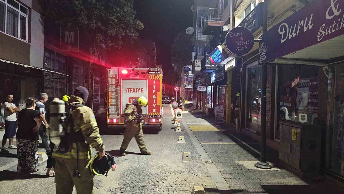 Bandırma’da ocakta unutulan yemek yangına sebep oldu