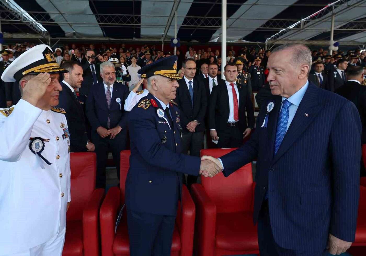 “Hava kuvvetlerimizi her alanda güçlendirmenin çabasındayız”