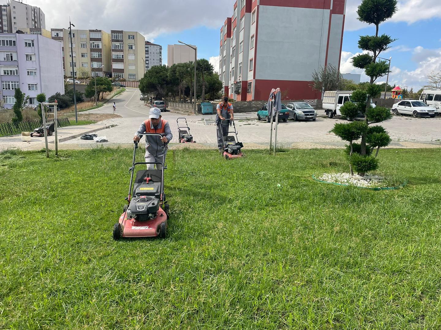 Bandırma Belediyesi ekipleri, ilçede