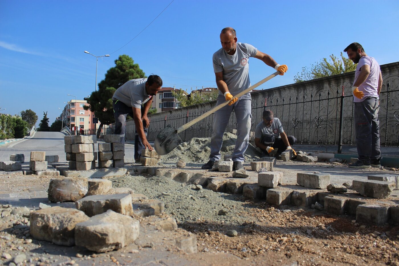 Susurluk Belediyesi ekipleri, ilçede