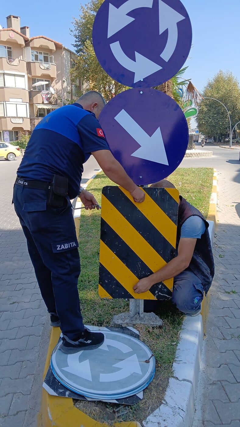 Gönen Belediyesi zabıta ekipleri,