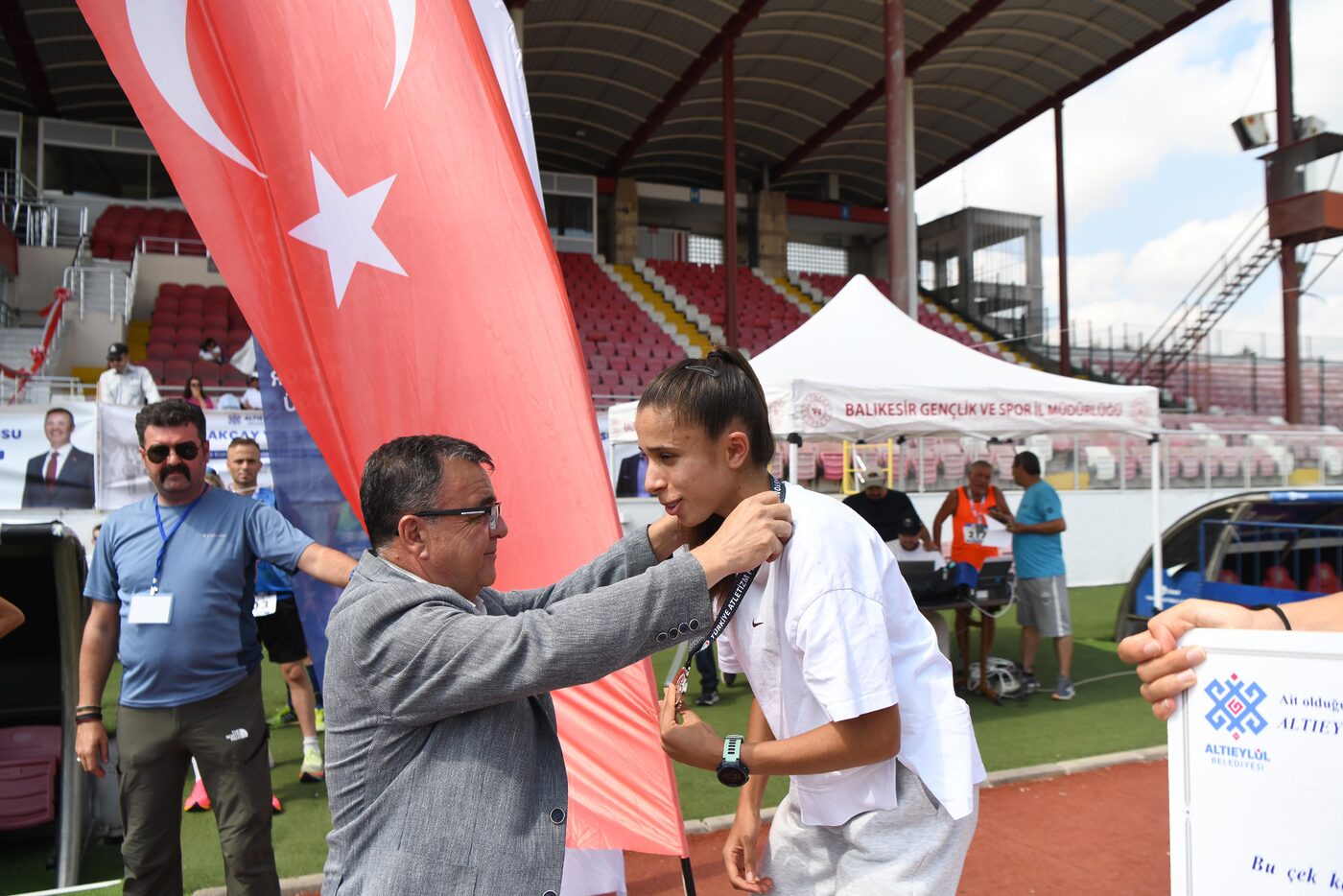 Altıeylül Belediye Başkanı Hakan