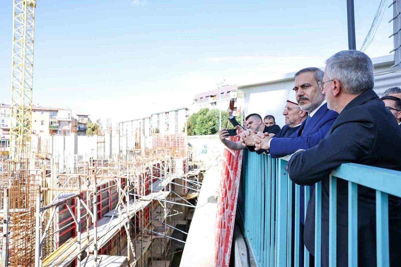 Bakan Fidan Priştine Camii inşaatını ziyaret etti