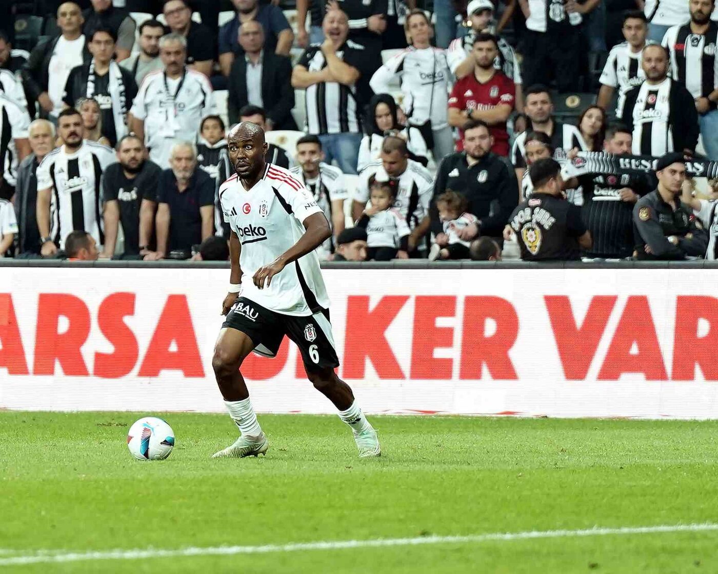 Beşiktaş, Libyalı futbolcu Al