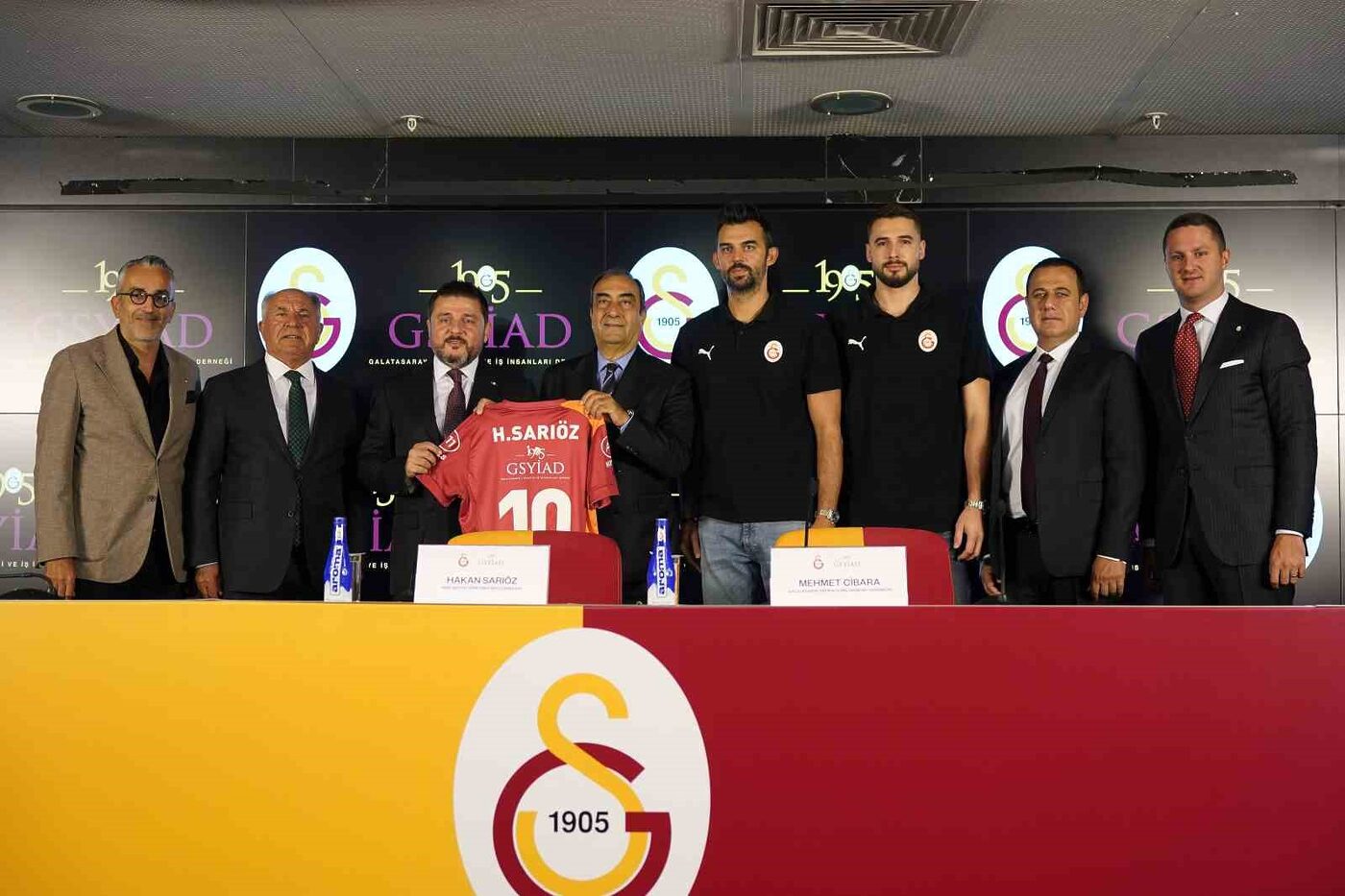 Galatasaray Erkek Voleybol Takımı’nın sırt sponsoru GSYİAD oldu