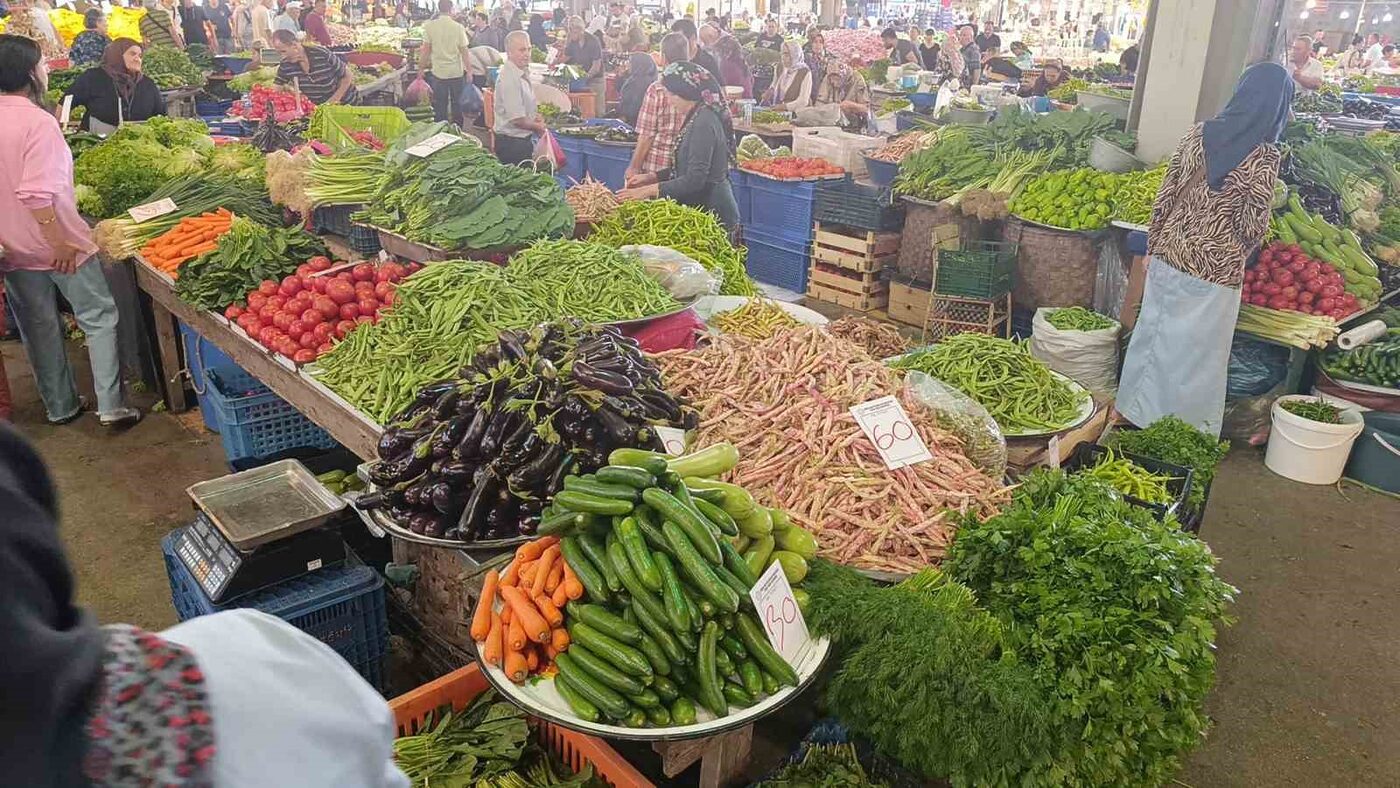 Zonguldak’ta halk pazarında fiyatların