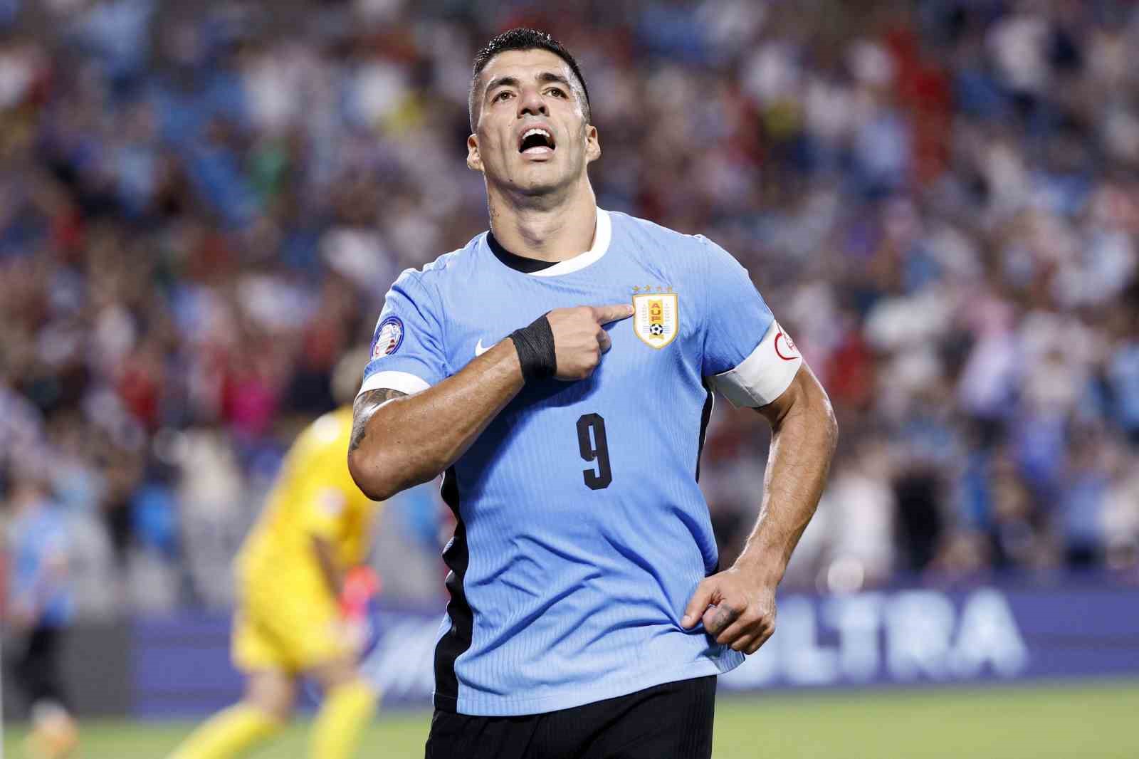 Uruguaylı futbolcu Luis Suarez,