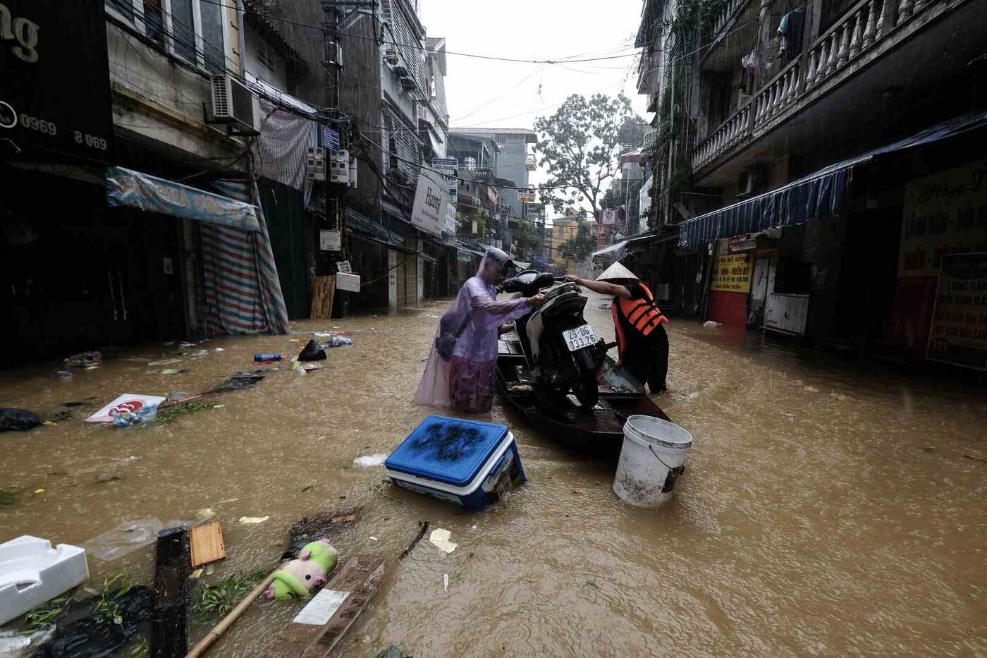 Vietnam’ı vuran Yagi Tayfunu’nun