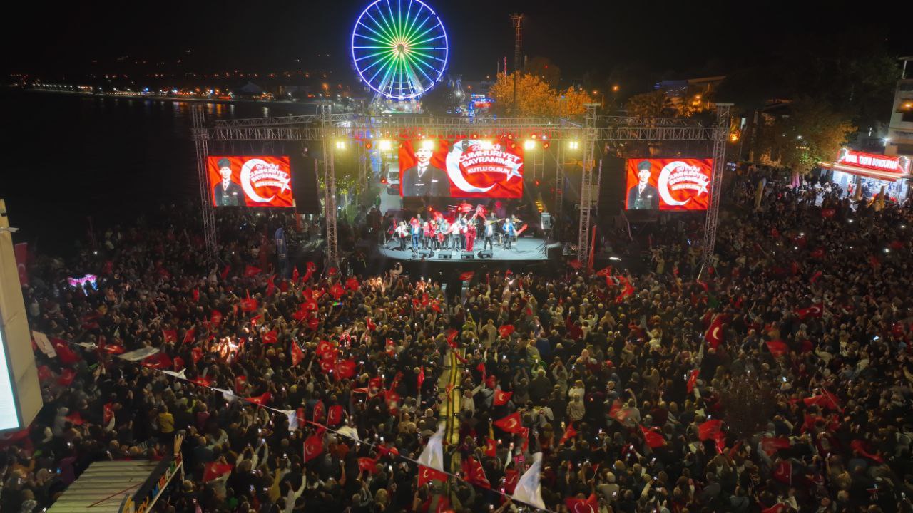 Cumhuriyet'in ilanının 101. yıldönümü