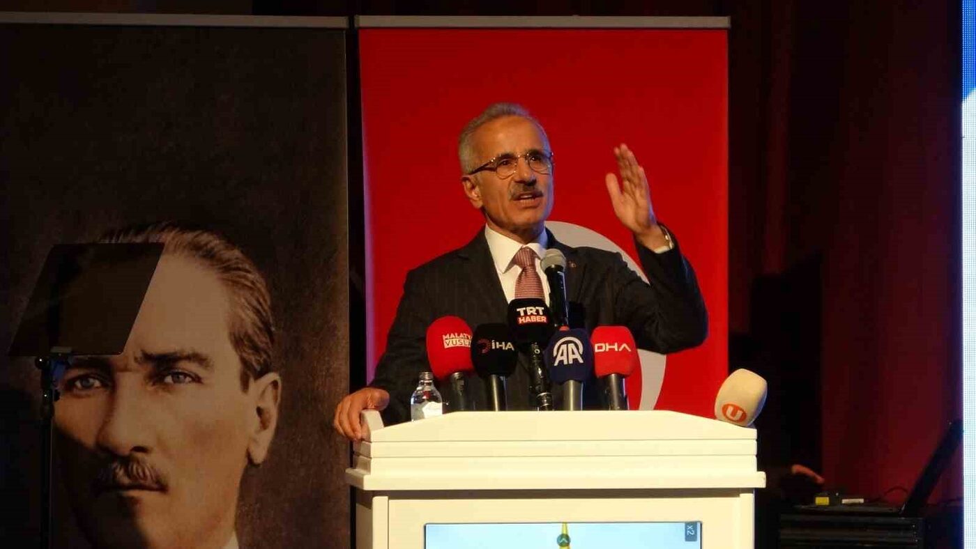 Bakan Uraloğlu: “Türkiye’mizi geleceğe taşıyacak hizmetleri hayata geçirdik”