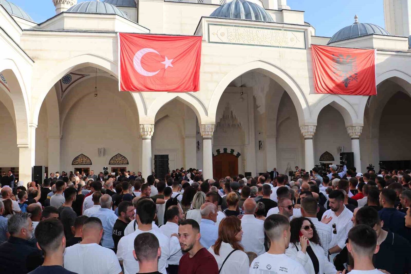 Cumhurbaşkanı Erdoğan ile Arnavutluk Başbakanı Rama, Namazgah Camii’ni ibadete açtı