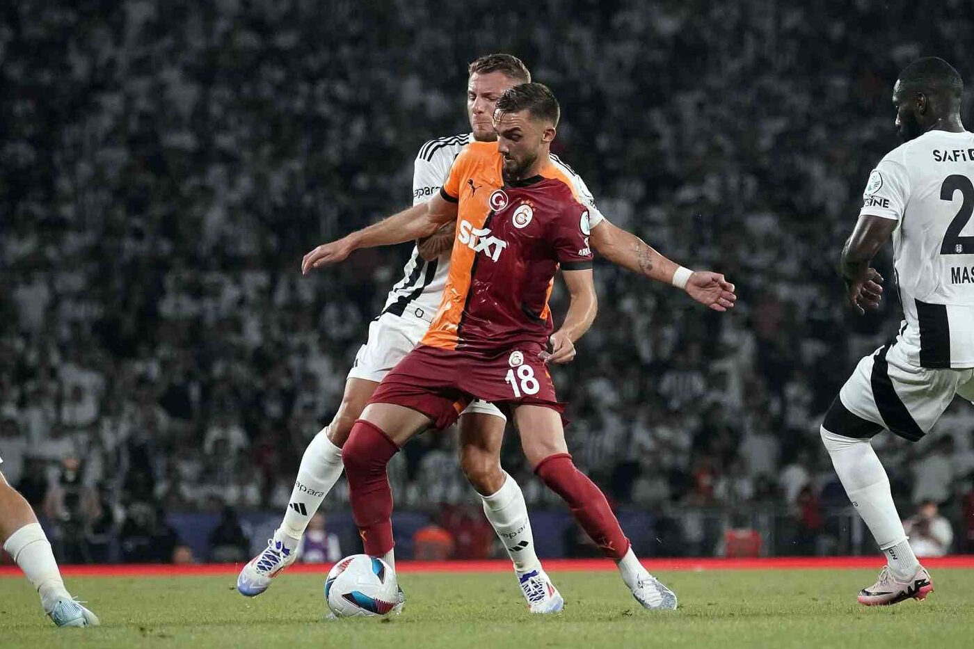 Galatasaray ile Beşiktaş arasında