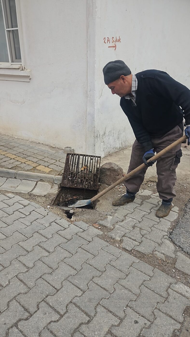 Havran Belediyesi ekipleri, yağmurlarda