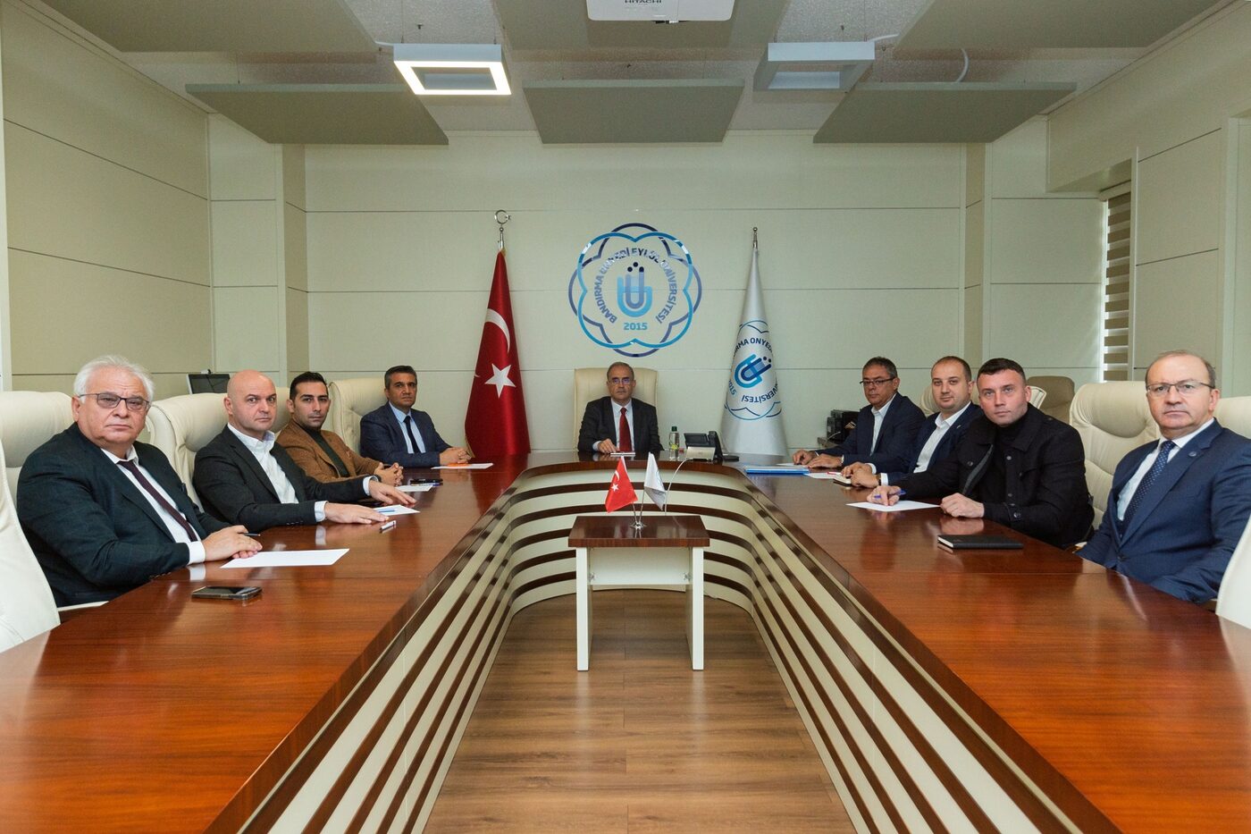 BANÜ’DE ZİRAAT FAKÜLTESİ’NİN İNŞASIYLA İLGİLİ TOPLANTI Bandırma Onyedi Eylül Üniversitesi Rektörü Prof. Dr. İsmail Boz başkanlığında,