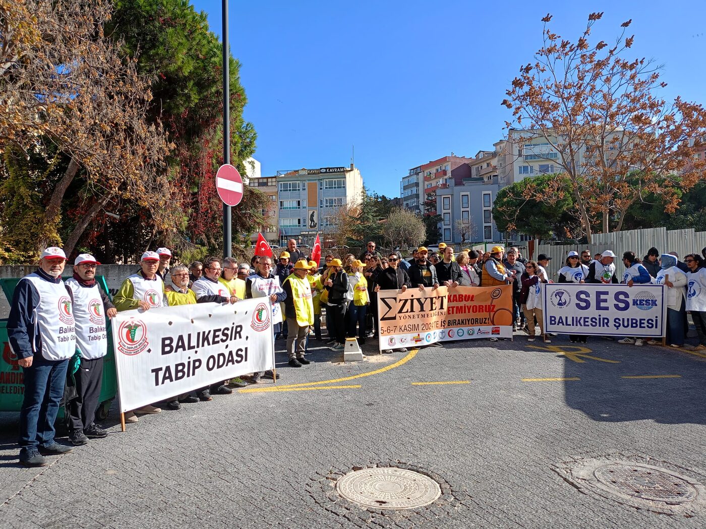 Bandırma’da sağlık emekçileri “Performans