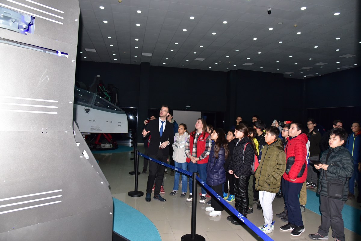 GENÇ TEKNOLOJİ MERAKLILARI, BAÜN’DE Deneyap Teknoloji Atölyelerinde eğitim alan öğrenciler, teknolojik gelişmeleri ve yatırımları