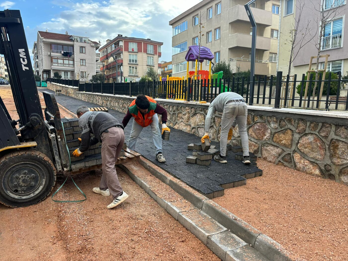 Bandırma Belediyesi ekipleri, ilçede