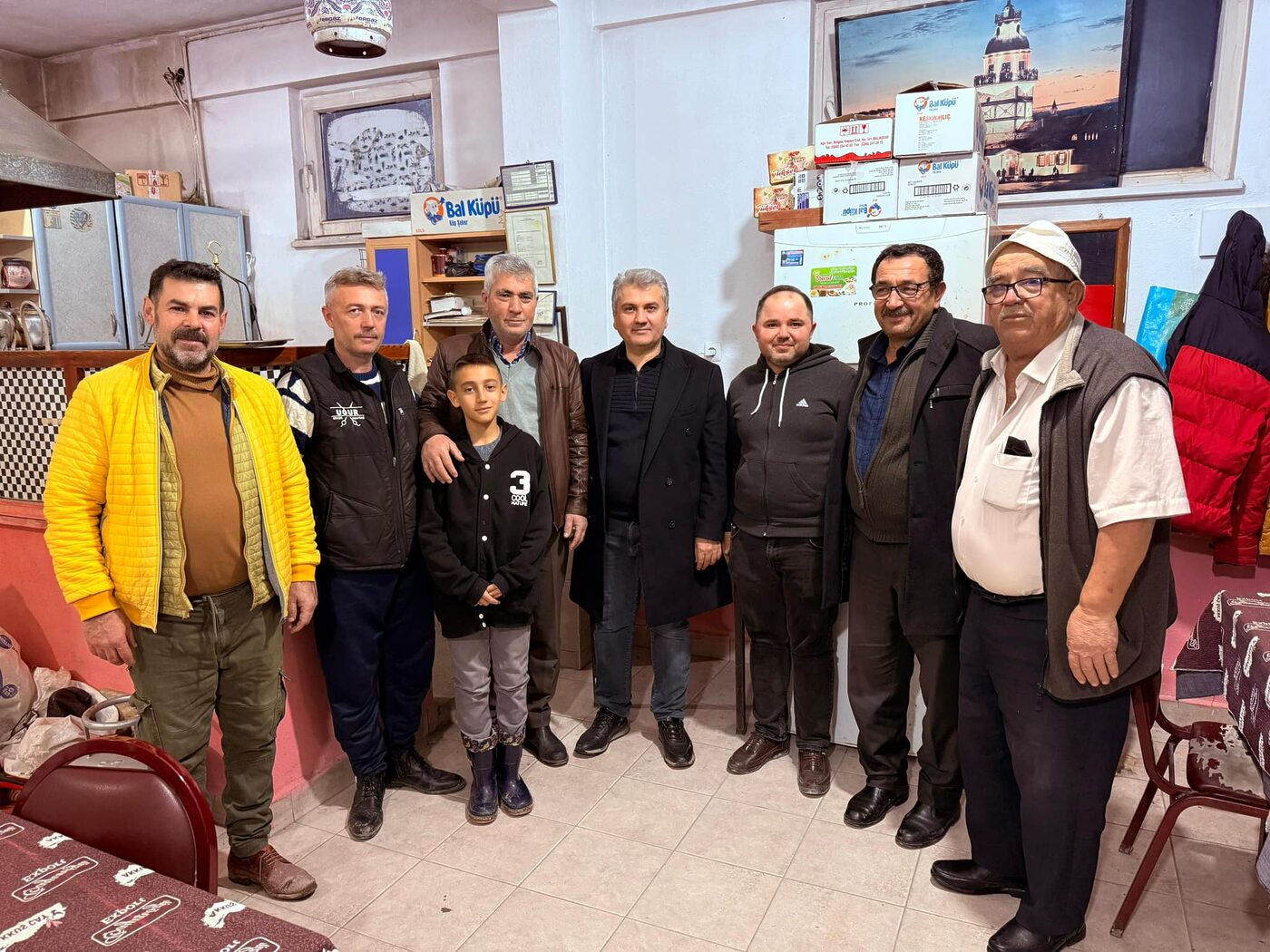 AK Parti Balıkesir Milletvekili Mustafa Canbey, Köylüköyü Mahallesi'nde vatandaşlarla bir