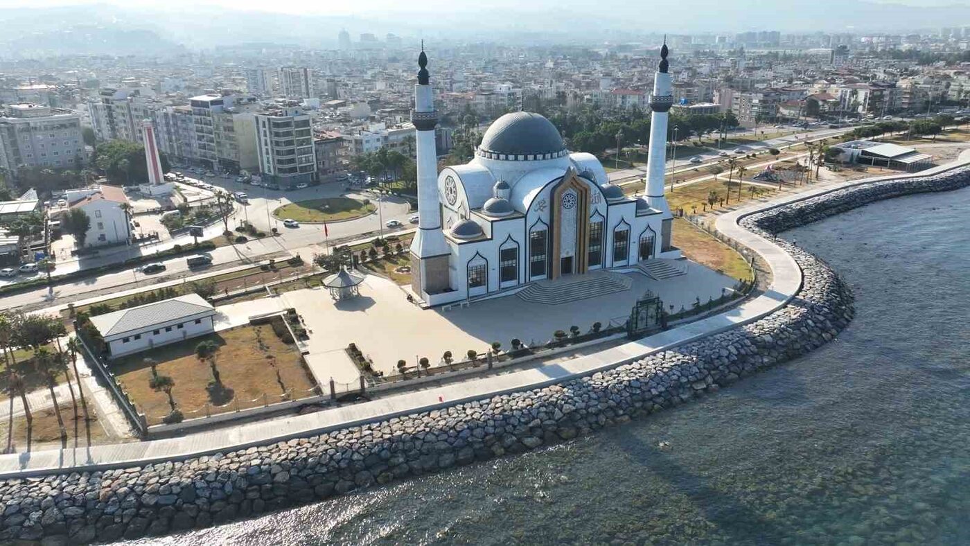 Çevre, Şehircilik ve İklim Değişikliği Bakanı Murat Kurum, “İskenderun sahilimize