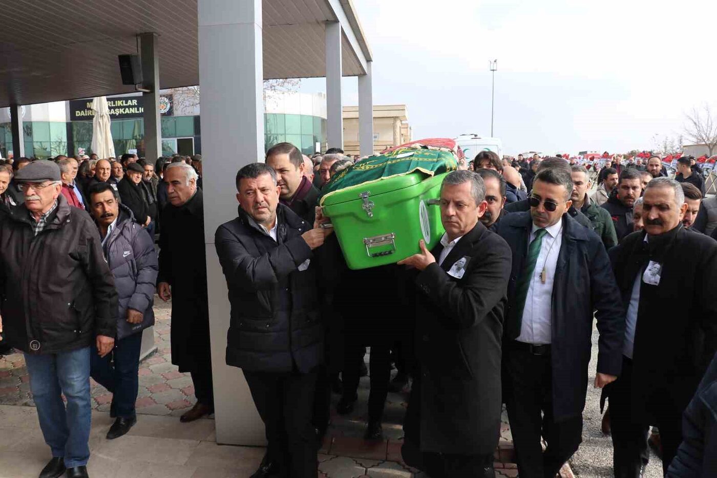 CHP Genel Başkanı Özgür Özel, CHP Malatya Milletvekili Veli Ağbaba’nın