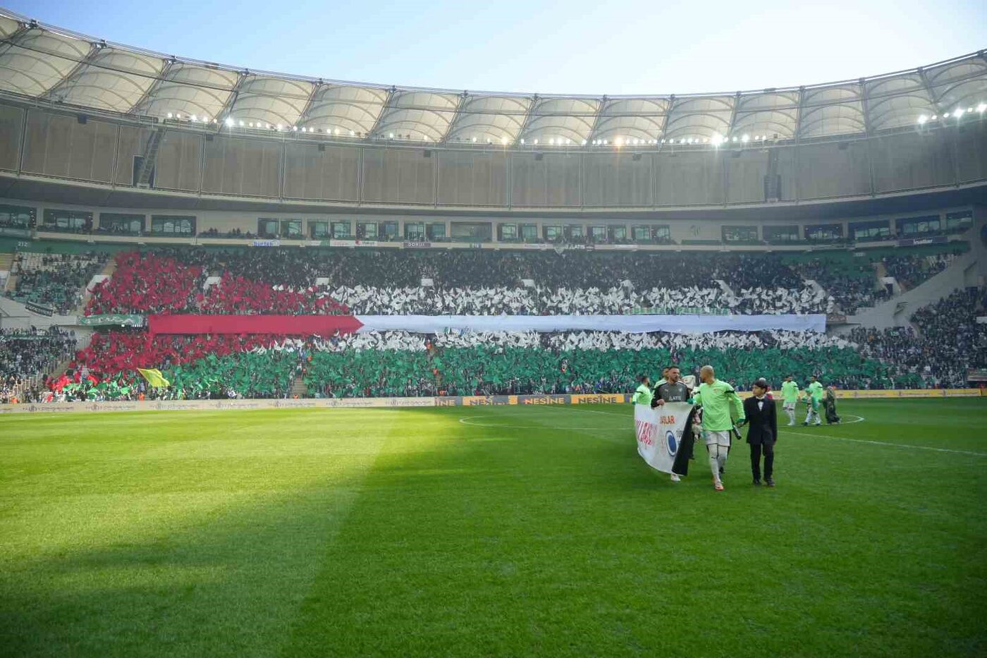 TFF 3. Lig’in 16. haftasında oynanan Bursaspor-Düzcespor karşılaşmasında, maç öncesi