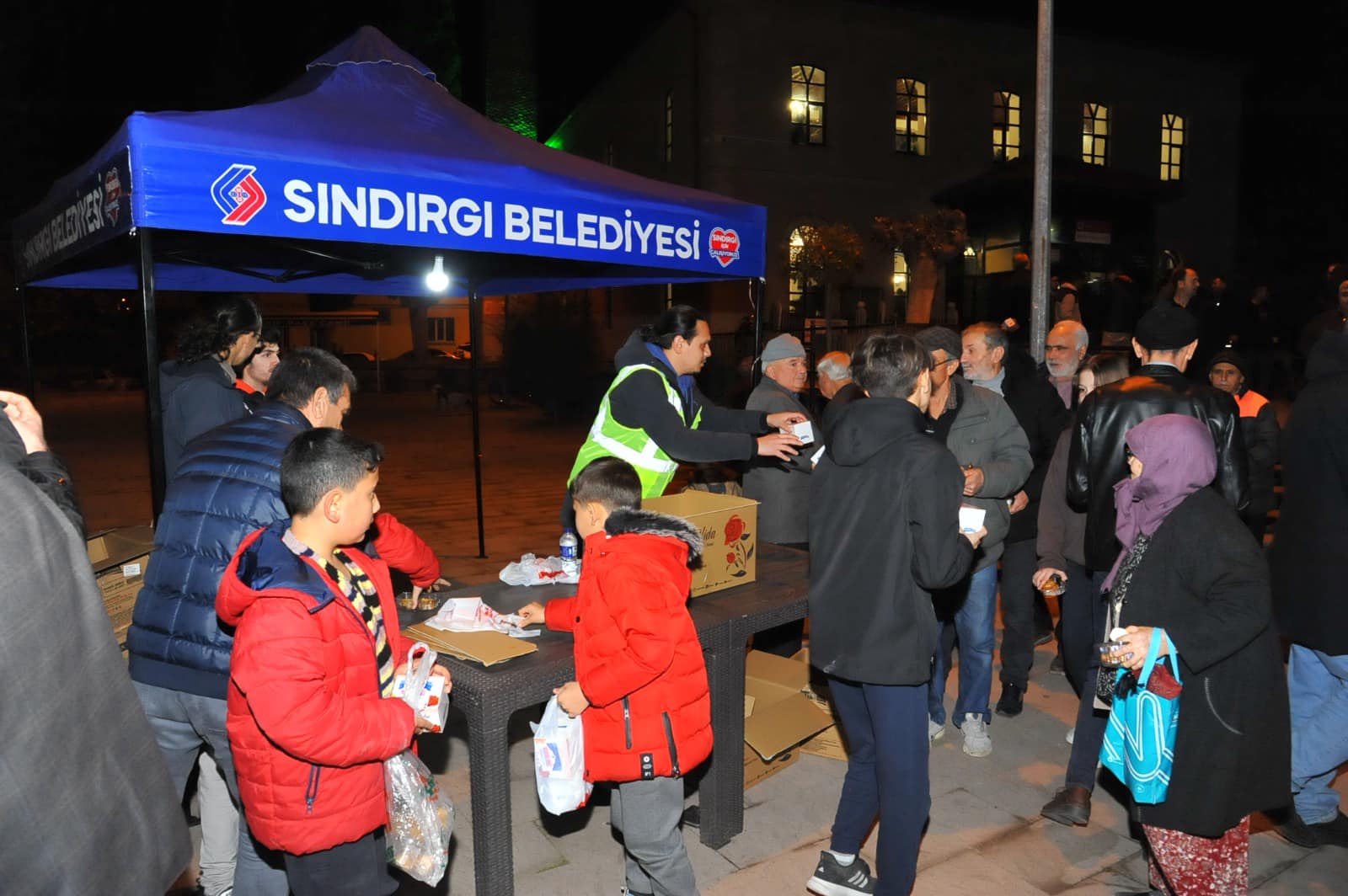 Regaip Kandili vesilesiyle Sındırgı'da lokma hayrı gerçekleştirildi